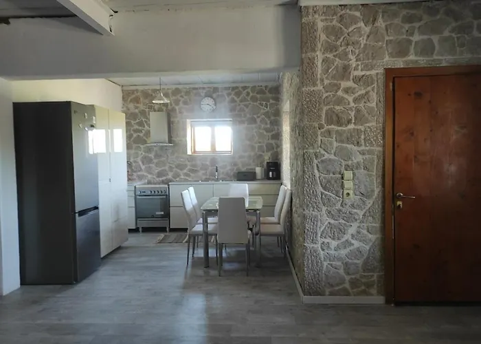 Lori's Country Levkákia