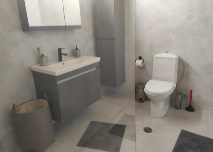 Lori's Country Levkákia